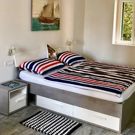 Luxury Minerva Gardens