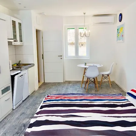 Luxury Minerva Gardens 公寓