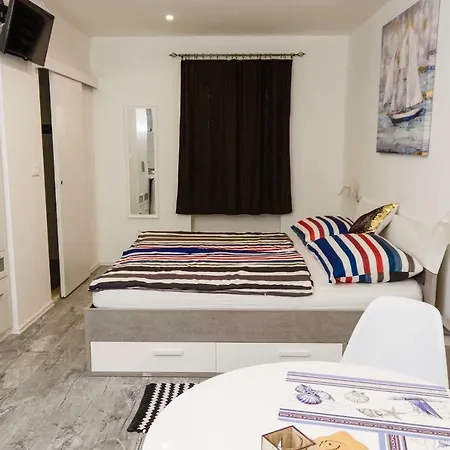 Апартаменти Luxury Minerva Gardens *