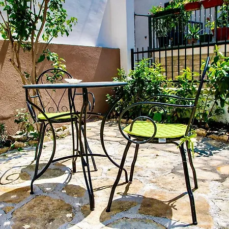 Luxury Minerva Gardens Apartment