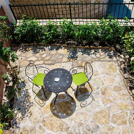 Luxury Minerva Gardens Daire