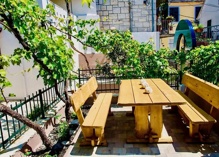 Luxury Minerva Gardens Apartment