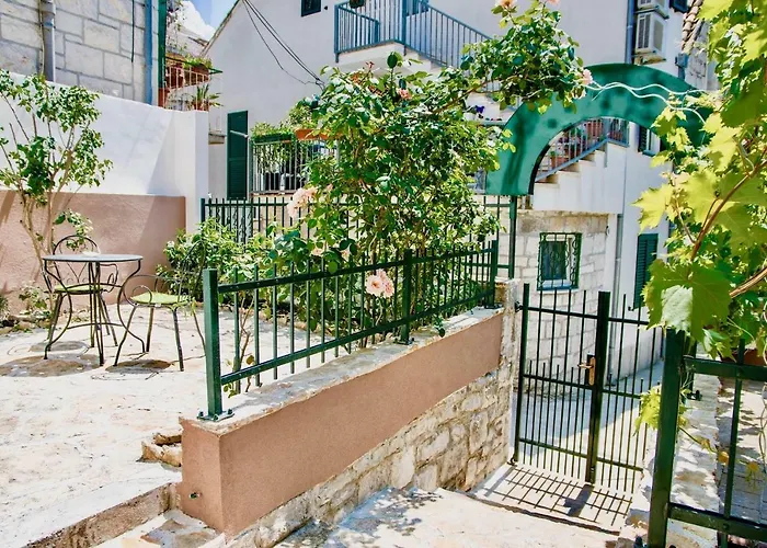 Apartment Luxury Minerva Gardens