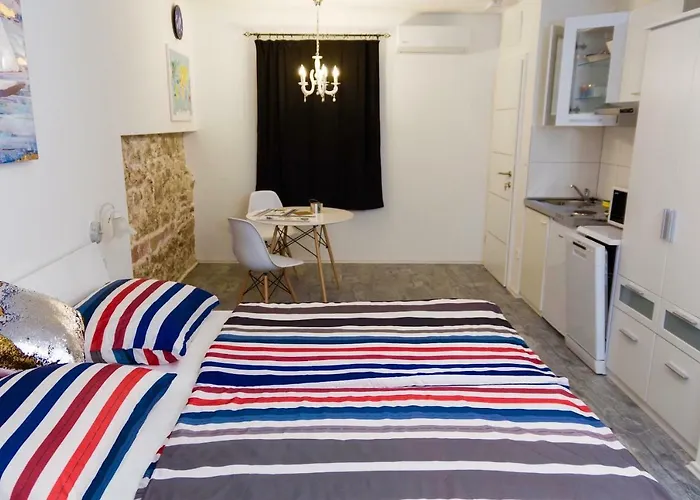 Luxury Minerva Gardens Apartment