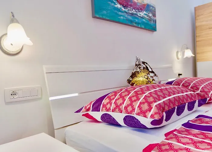 Luxury Minerva Gardens Apartment *