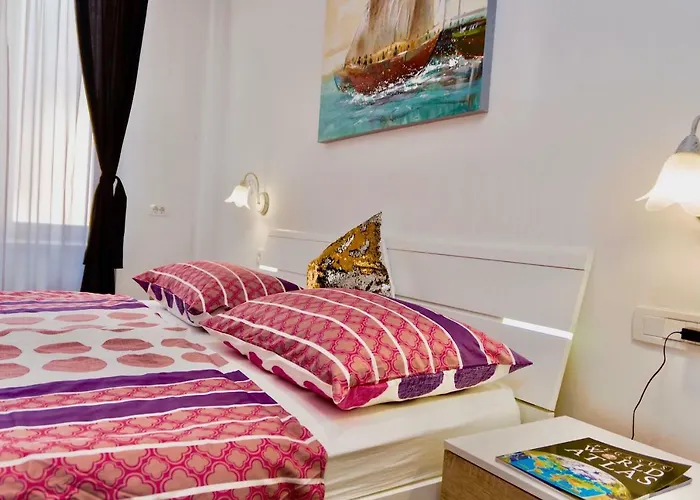 Luxury Minerva Gardens Apartment *