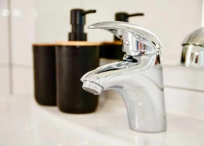 Luxury Minerva Gardens Apartment *