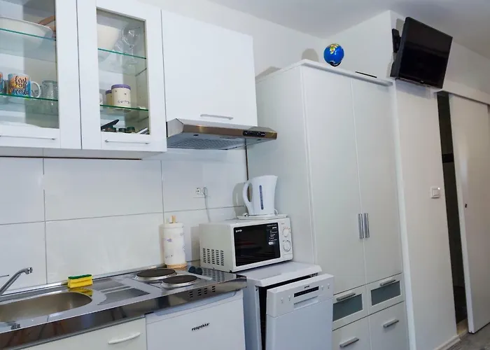 Luxury Minerva Gardens Apartment *